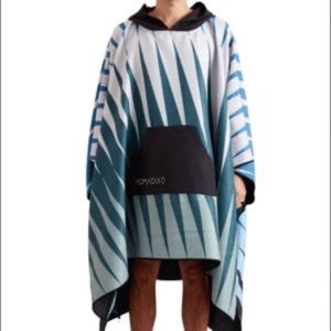Nomadix brand beach poncho, towel, blanket.  NWT Righteous Gemstones show